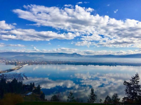 Lake and Bridge View Vacation Home West Kelowna